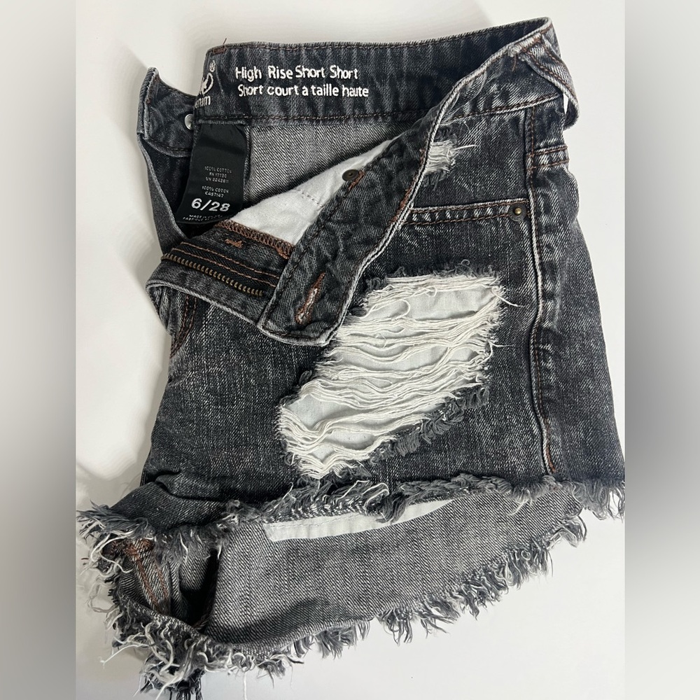 MOSSIMO HIGH RISE SHORT SHORT ACID WASH BLACK - Picture 2 of 3